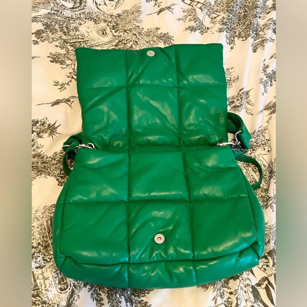 Stand Studio Wanda Bag Quilted Bag in Kelly Green